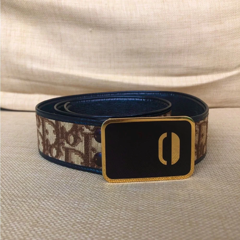 Christian Dior vintage trotter belt with gold CD belt buckle. - Picture 3 of 4